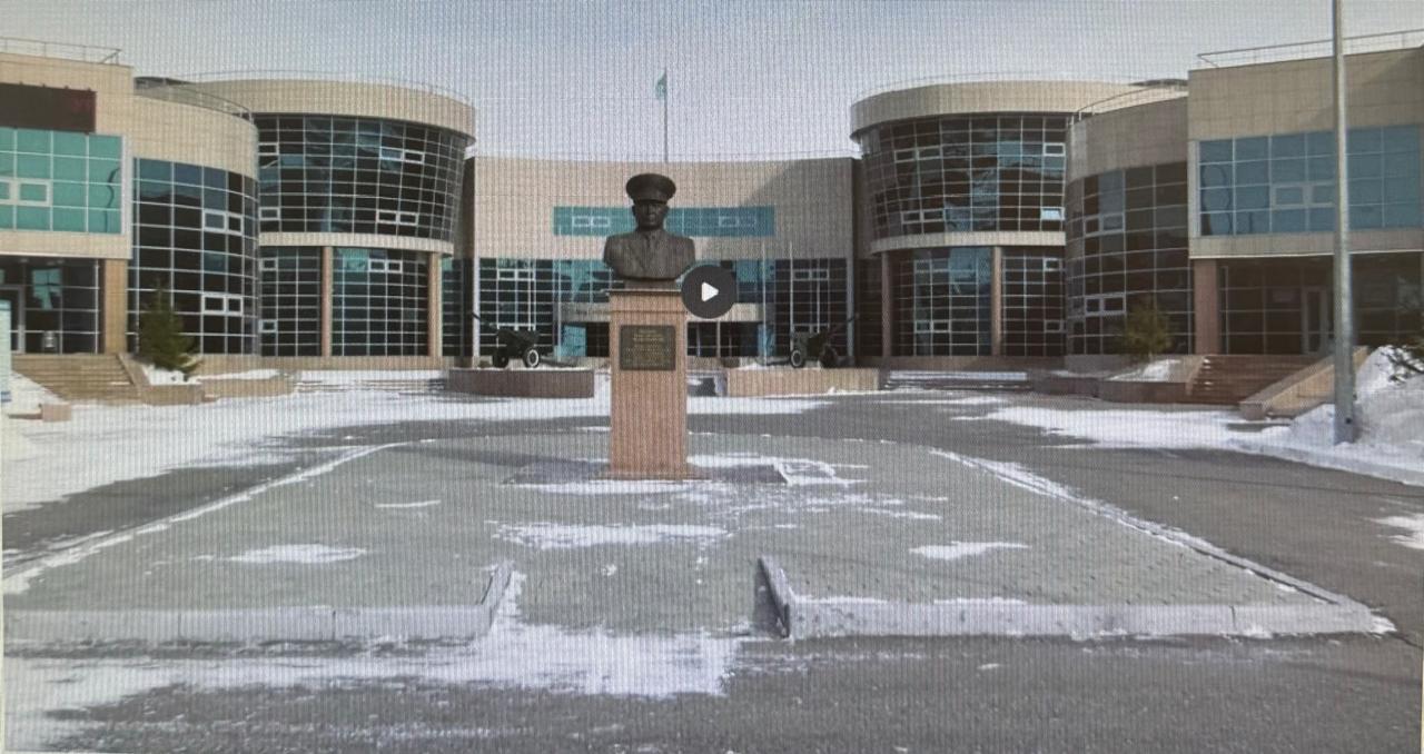 Показали учащимся видеоролик поступления в вуз Военно-инженерный институт радиоэлектроники и связи.